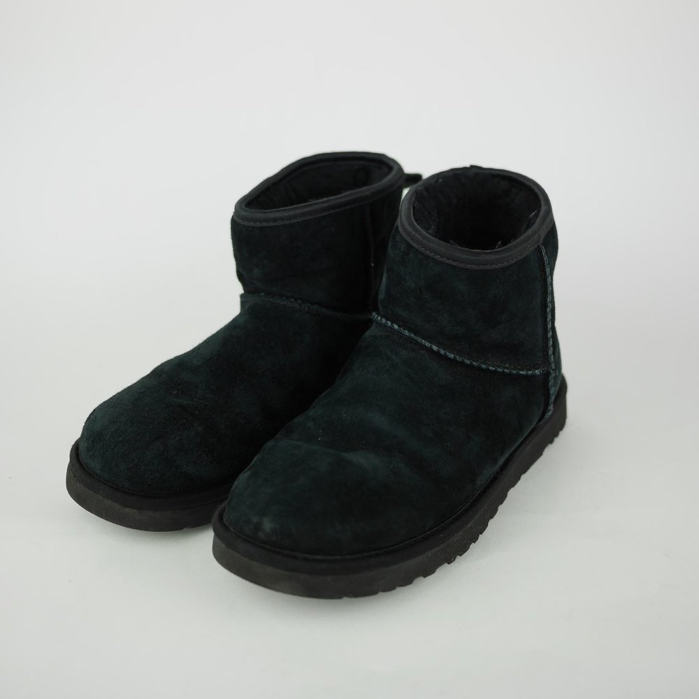 UGG Australia Women's 7 Black Leather Boots Short Ankle Fleece Crystal Studded